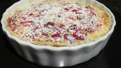 Illustration : "Le clafoutis aux fraises : la recette parfaite pour les beaux jours"