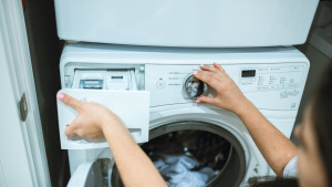 Mettre l'éponge à la machine à laver : pour résoudre un problème sans  efforts !