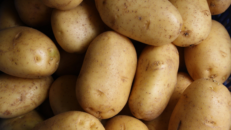 Gardez Un Réfrigérateur Propre Et Sans Odeur Grâce à La Pomme De Terre